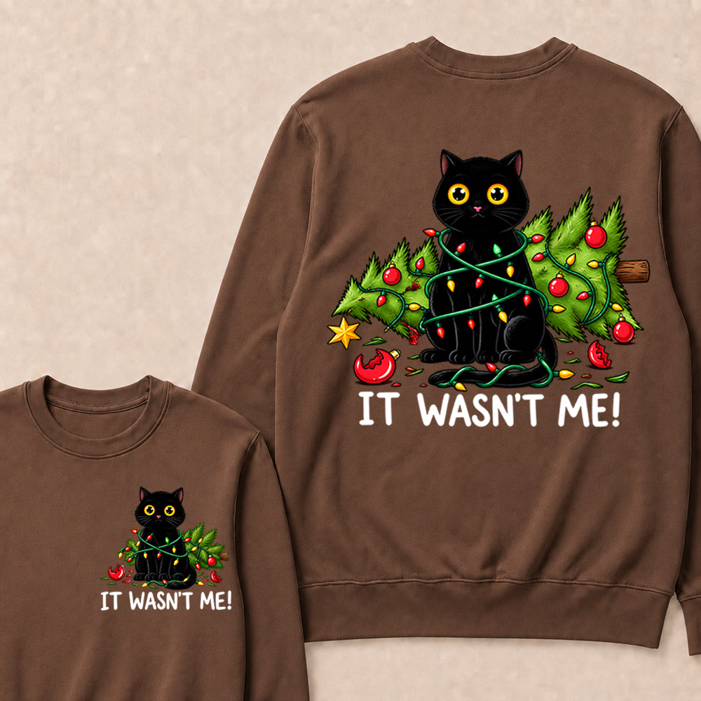 It Wasn’t Me – Funny Black Cat & Christmas Tree Women’s Sweatshirt