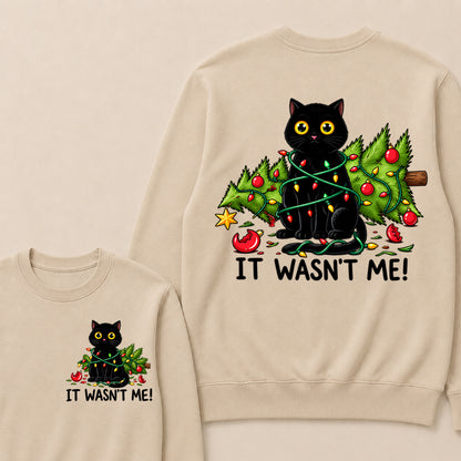It Wasn’t Me – Funny Black Cat & Christmas Tree Women’s Sweatshirt