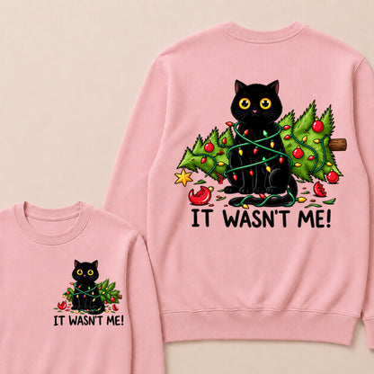 It Wasn’t Me – Funny Black Cat & Christmas Tree Women’s Sweatshirt