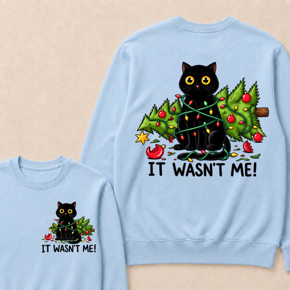 It Wasn’t Me – Funny Black Cat & Christmas Tree Women’s Sweatshirt