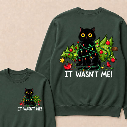 It Wasn’t Me – Funny Black Cat & Christmas Tree Women’s Sweatshirt